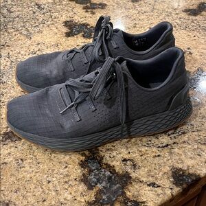 No Bull Men’s size 6.5 women’s size 8 charcoal grey color sneakers